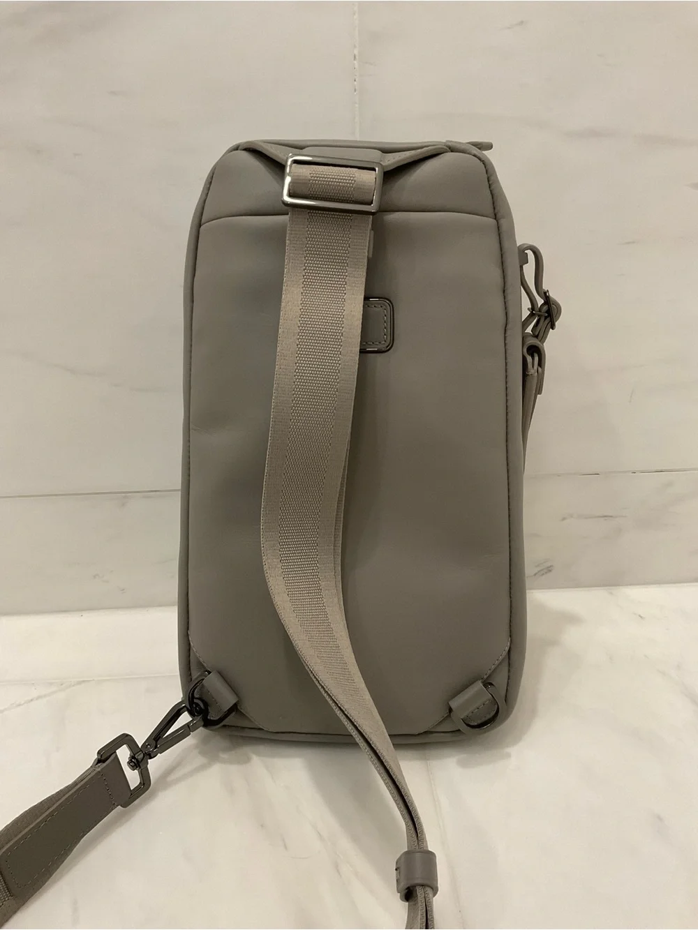 Tumi Harrison GREGORY 12” Leather Sling Crossbody Bag - LIMESTONE❗